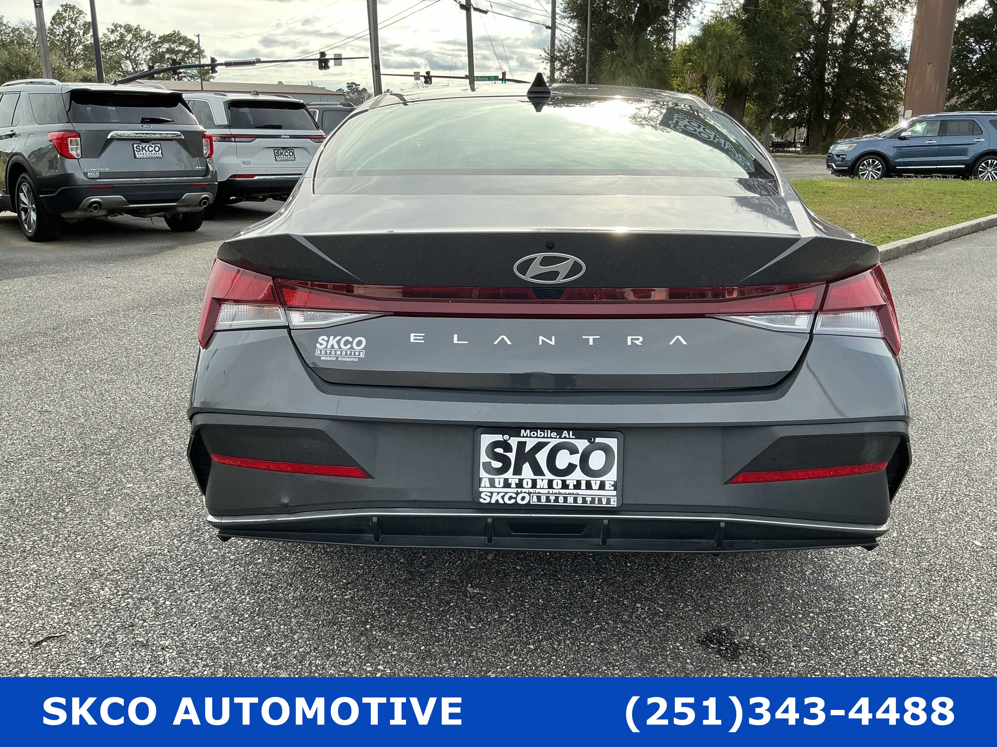 Used 2024 Hyundai Elantra SEL FWD image 4