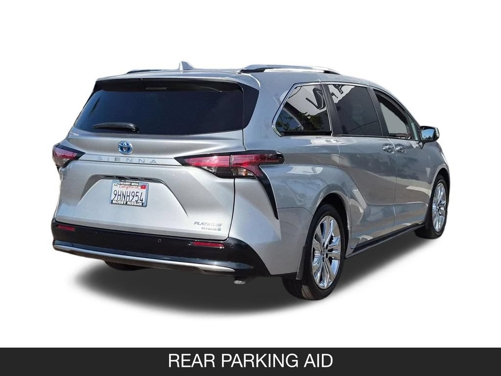 Used 2023 Toyota Sienna Platinum FWD image 9
