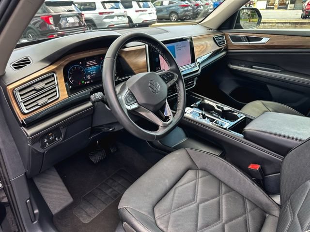 Used 2025 Volkswagen Atlas SE FWD image 13