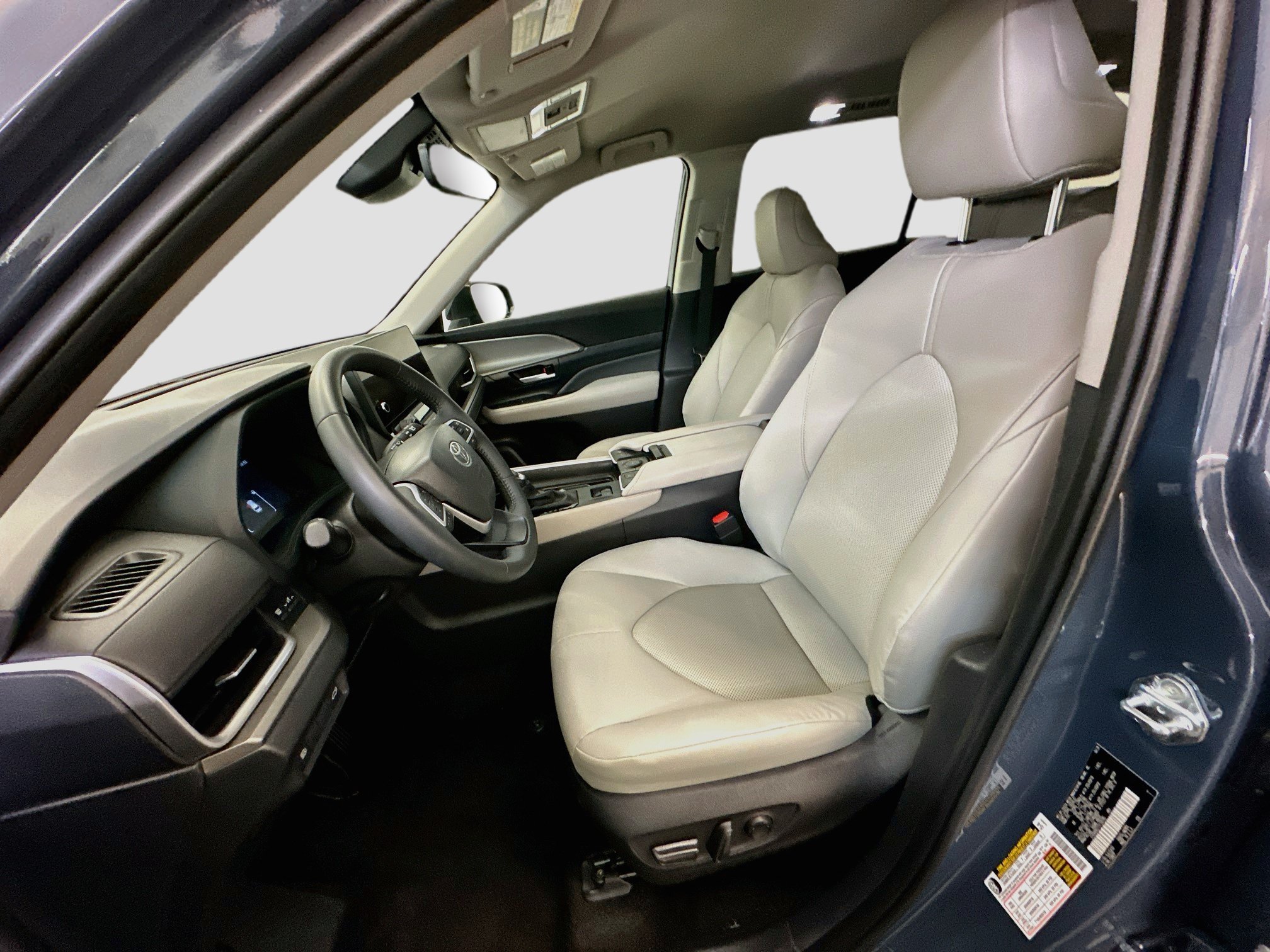 Used 2026 Toyota Grand Highlander AWD image 13