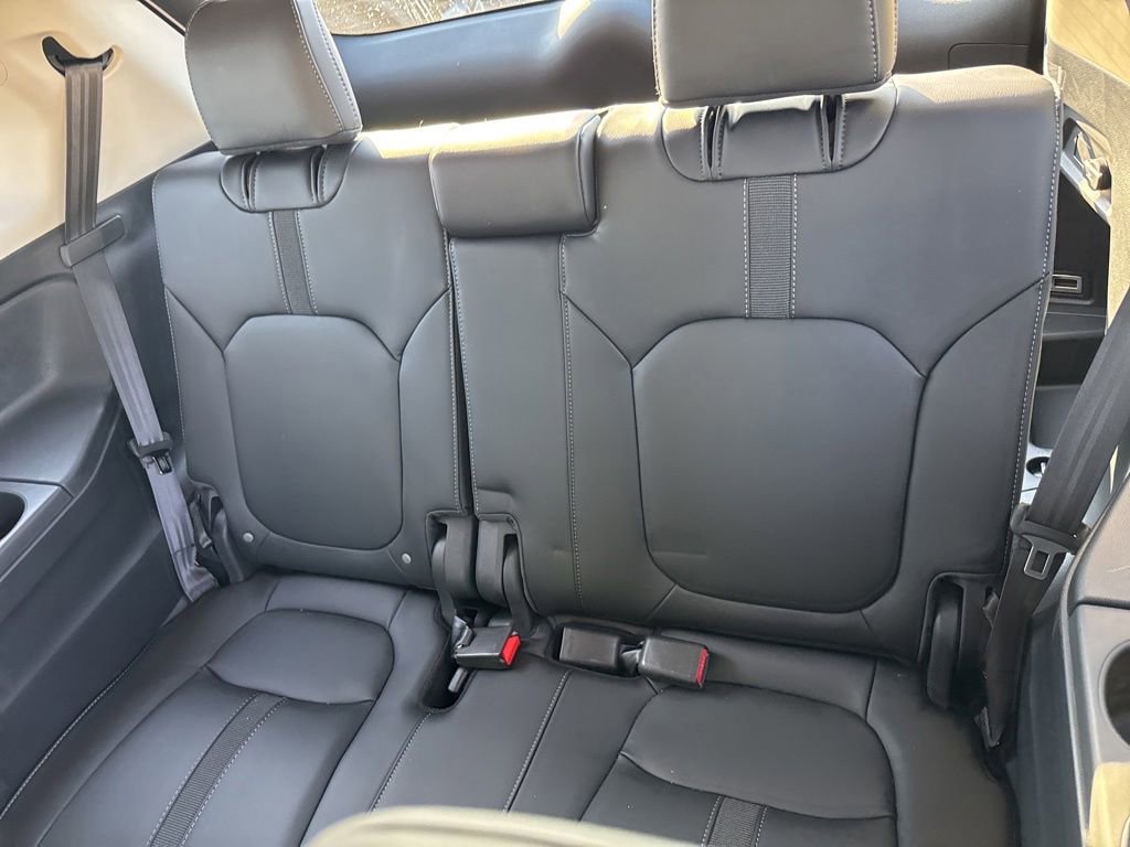 Used 2025 Honda Pilot EX-L image 14
