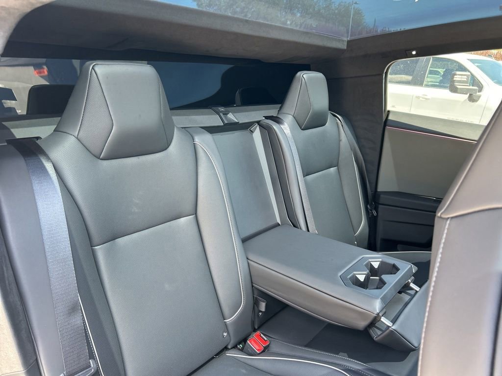 Used 2025 Tesla Cybertruck AWD Crew Cab image 38