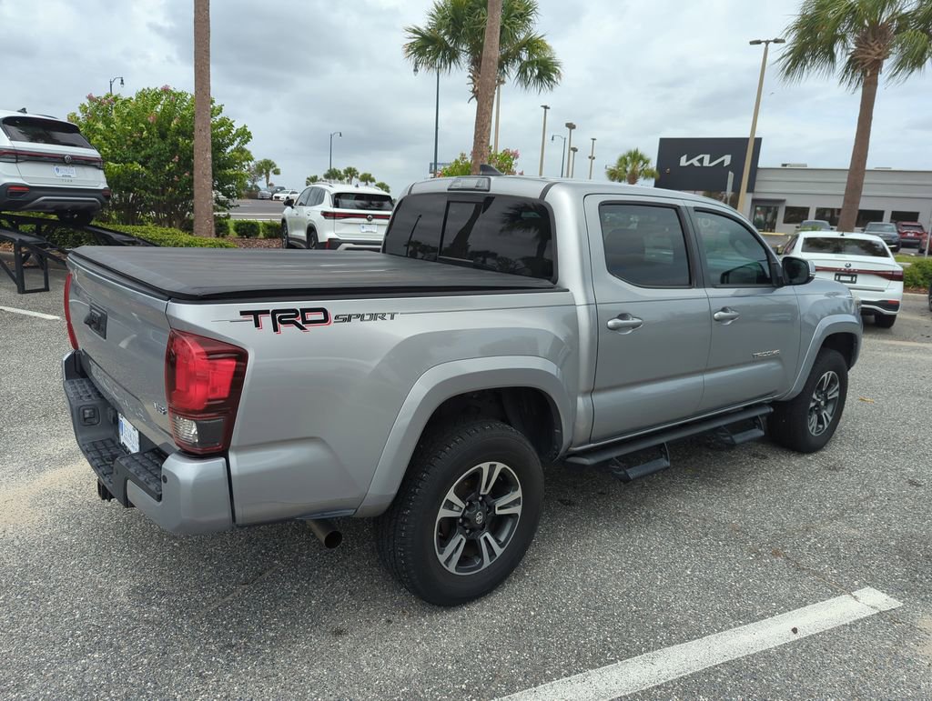 Used 2019 Toyota Tacoma TRD Sport w/ Technology Package RWD image 6