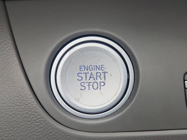 Used 2025 Hyundai Elantra SEL FWD image 17