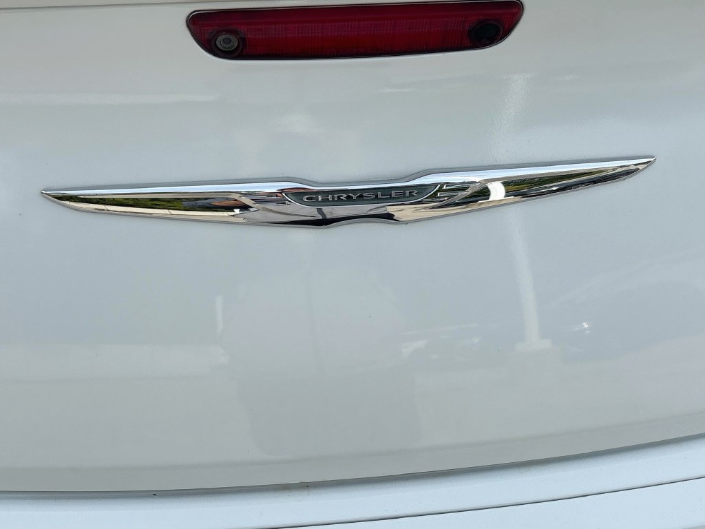 Used 2016 Chrysler 300 S w/ Light Group RWD image 9