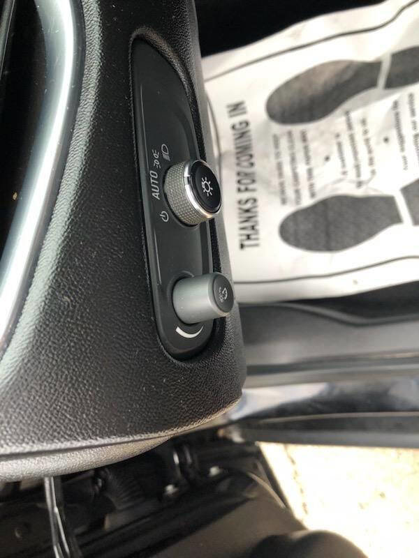 Used 2016 Chevrolet Malibu LT image 20