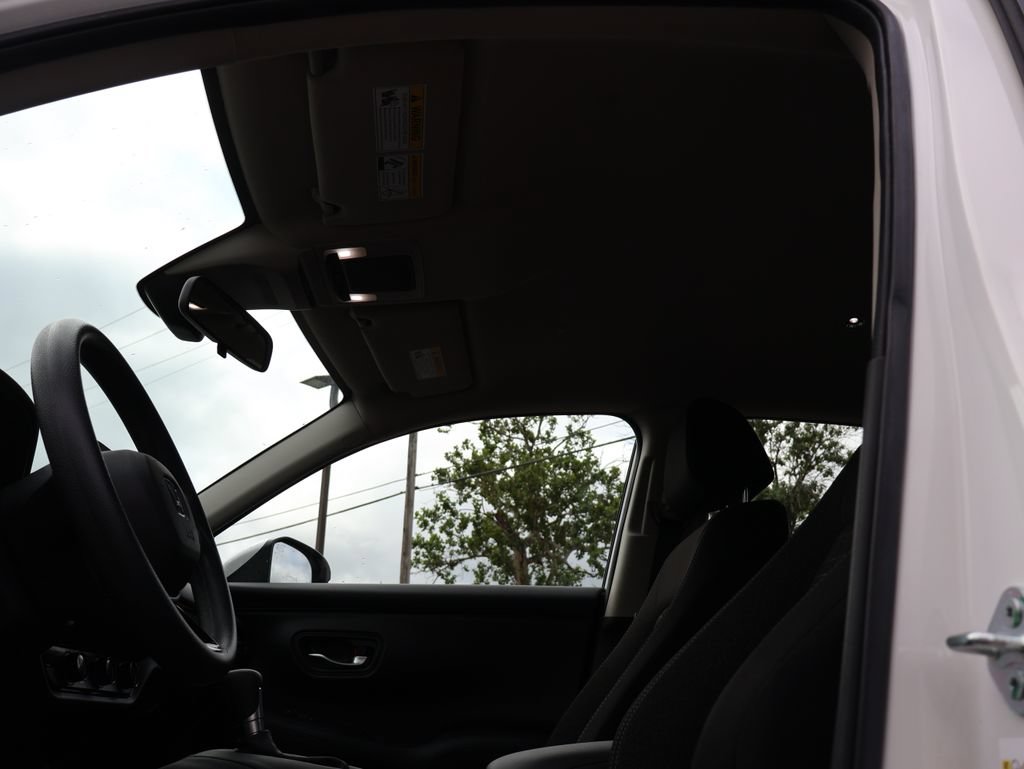 Certified 2024 Honda HR-V LX image 30