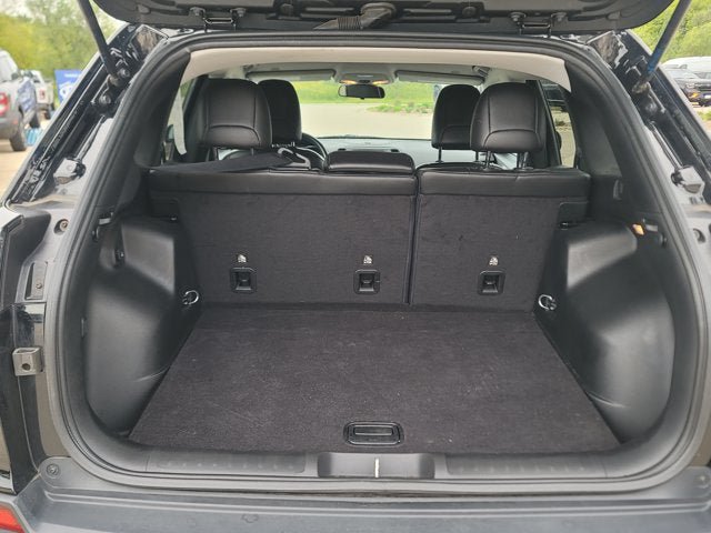 Used 2019 Jeep Cherokee Latitude Plus AWD/4WD image 15
