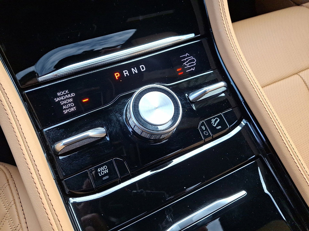 Certified 2025 Jeep Grand Cherokee L Summit AWD/4WD image 12