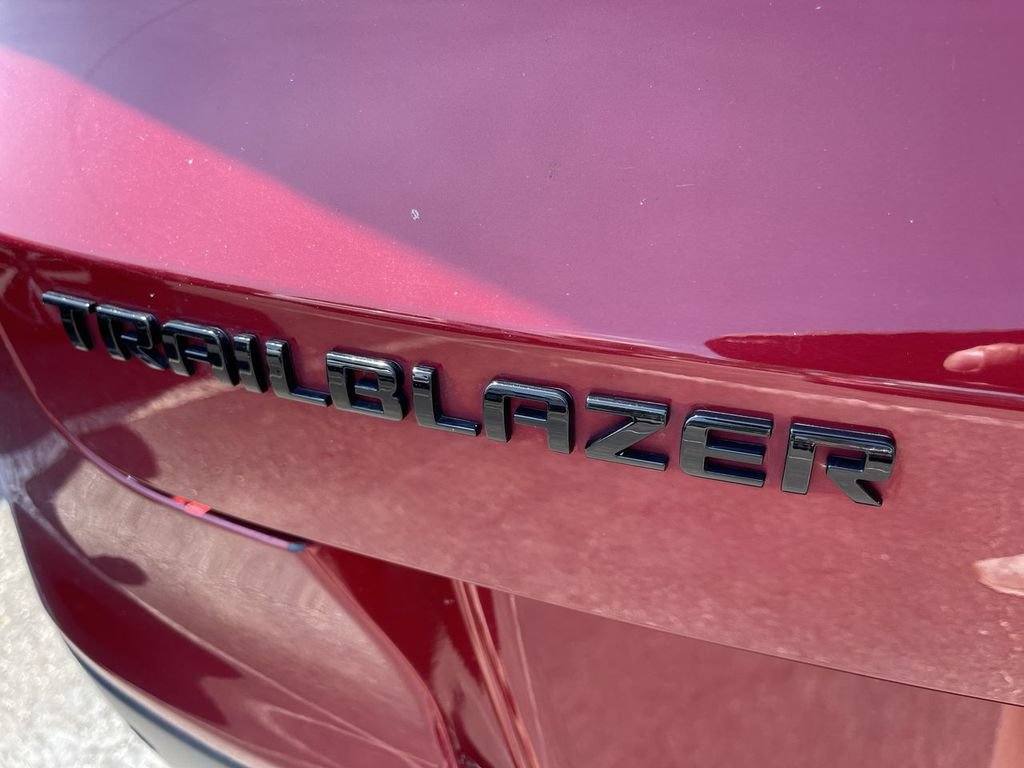 Used 2021 Chevrolet TrailBlazer RS w/ Sun and Liftgate Package FWD image 7