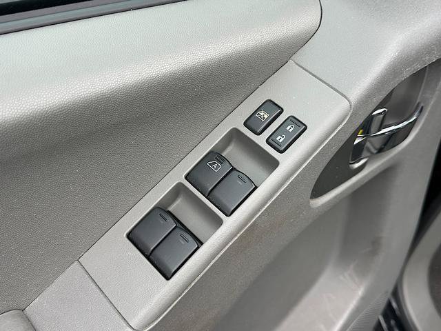 Used 2016 Nissan Frontier SV w/ SV Value Truck Package RWD image 13