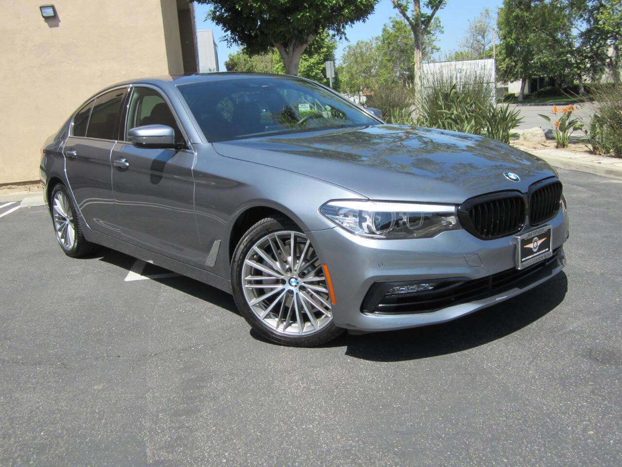 Used 2018 BMW 540i w/ Premium Package image 1