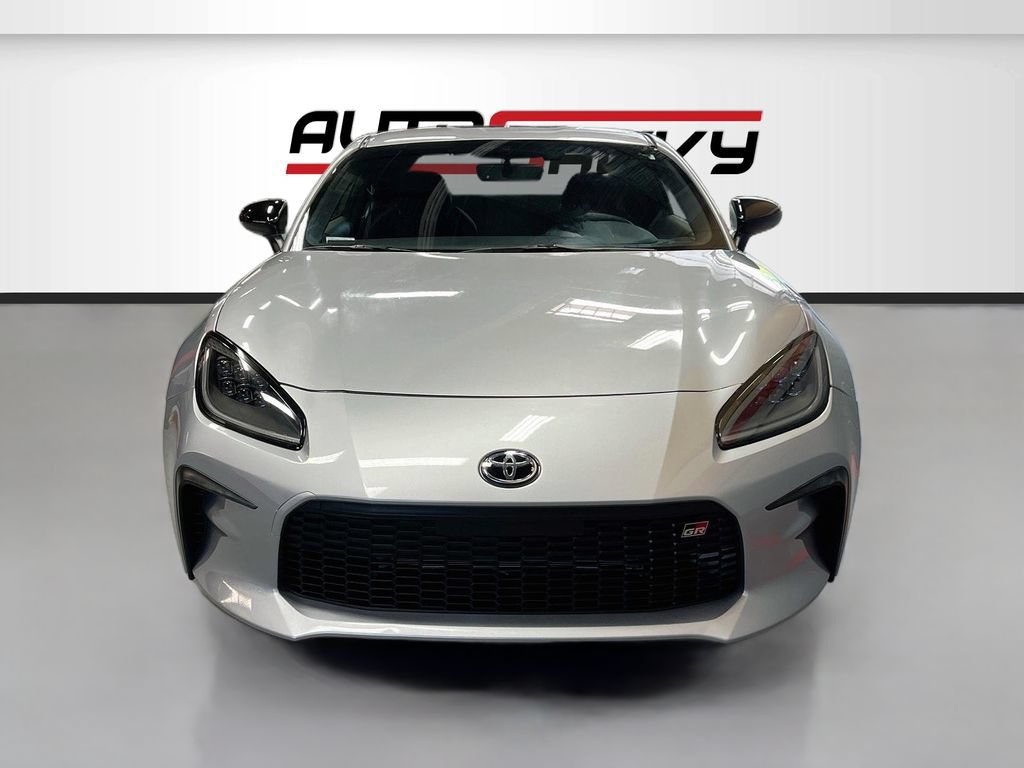 Used 2026 Toyota GR86 w/ ALL Weather Mat Package (TMS) RWD image 2