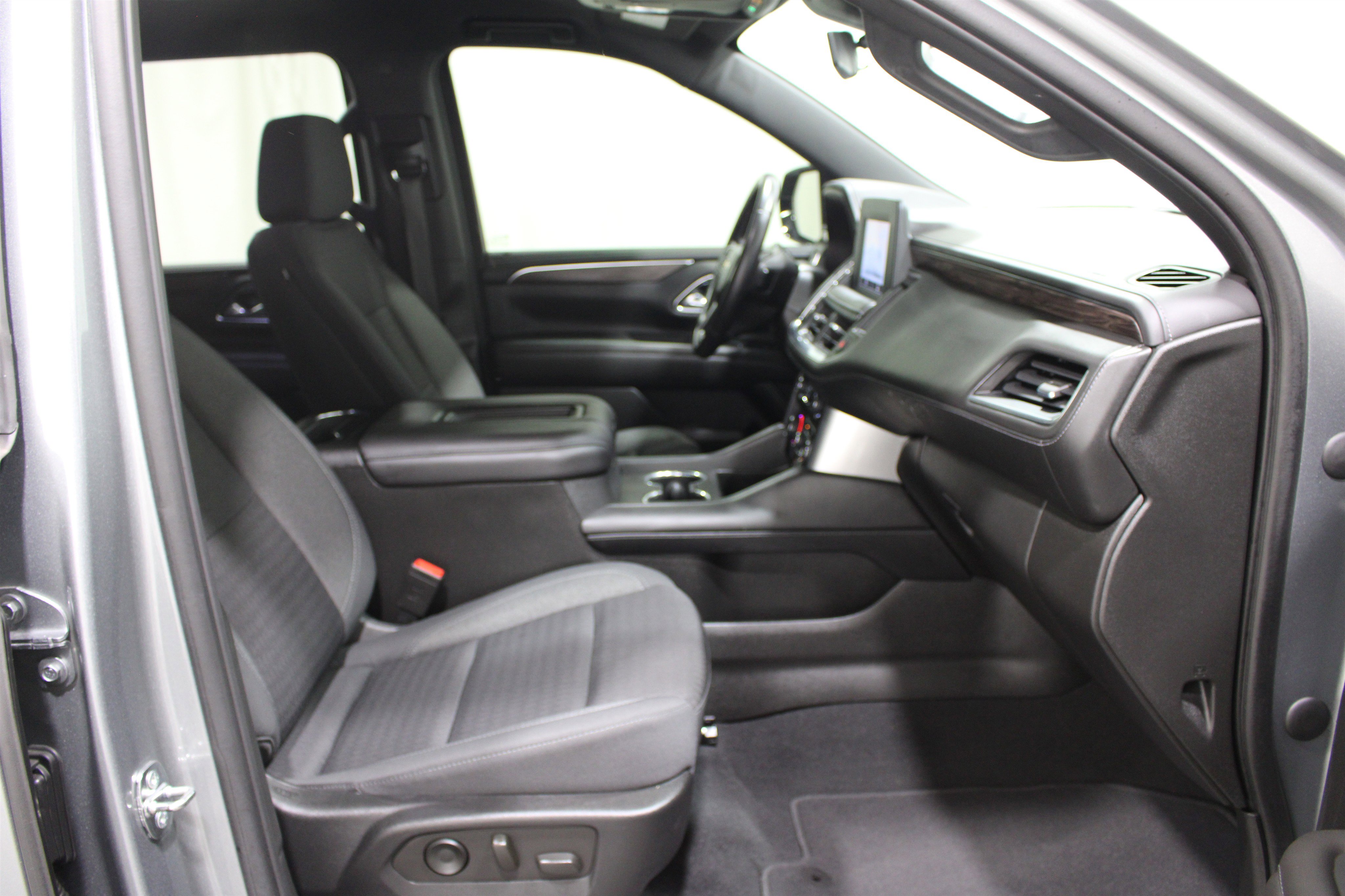 Used 2023 Chevrolet Suburban LS image 22