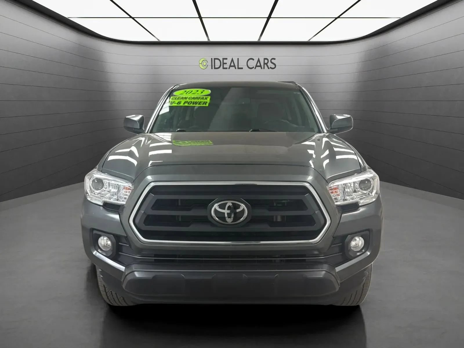 Used 2023 Toyota Tacoma SR5 RWD image 2