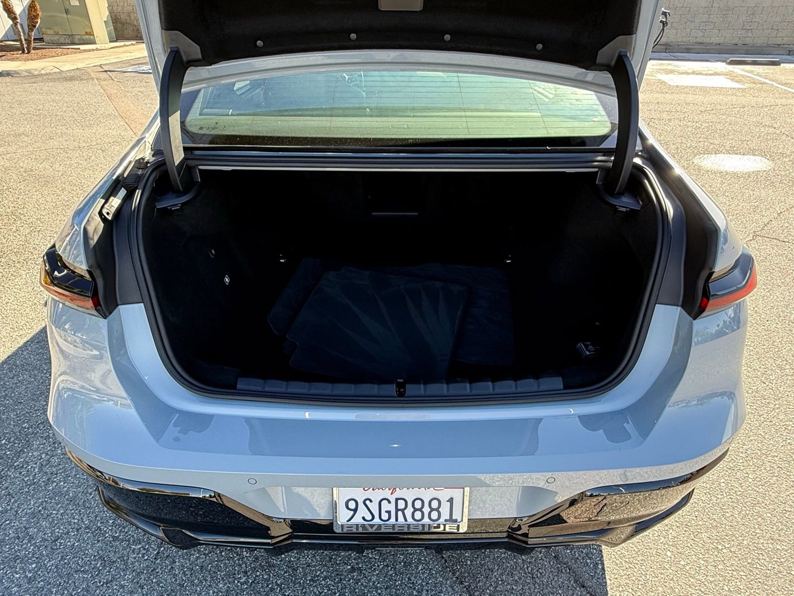 Used 2025 BMW i7 eDrive50 w/ M Sport Package image 17