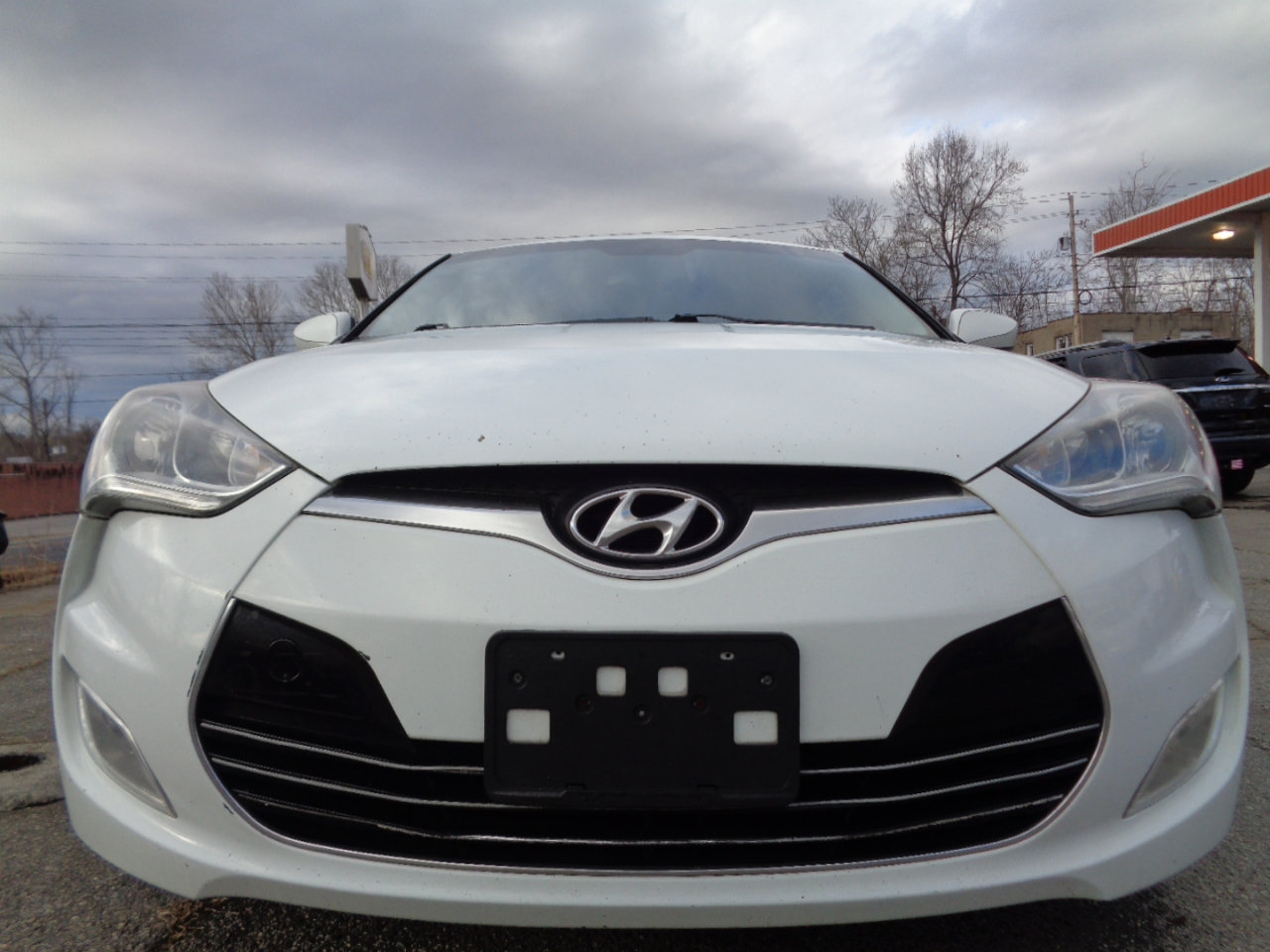 Used 2012 Hyundai Veloster Base w/ Style Pkg image 2
