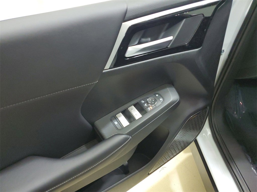 New 2025 Mitsubishi Outlander SE image 20