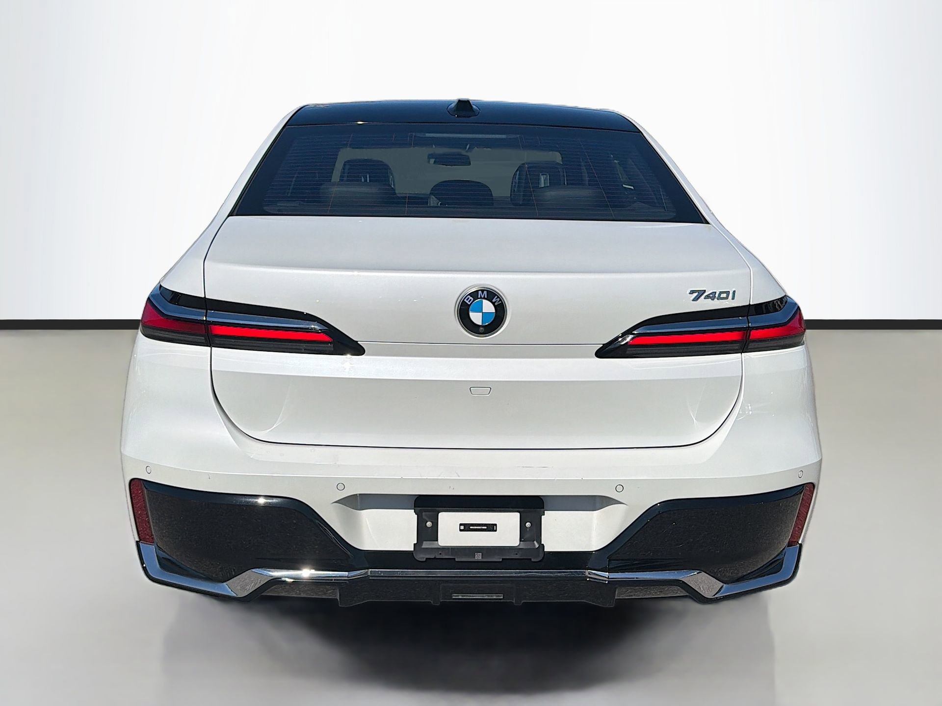 Certified 2025 BMW 740i image 5