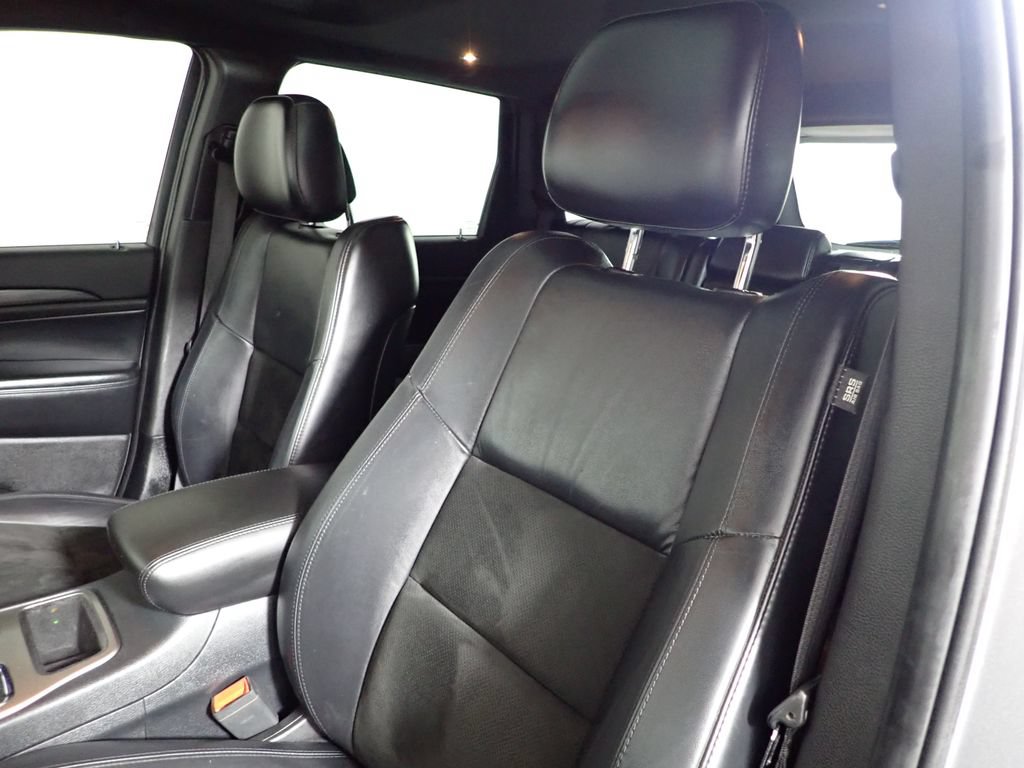 Used 2019 Jeep Grand Cherokee Altitude AWD/4WD image 21