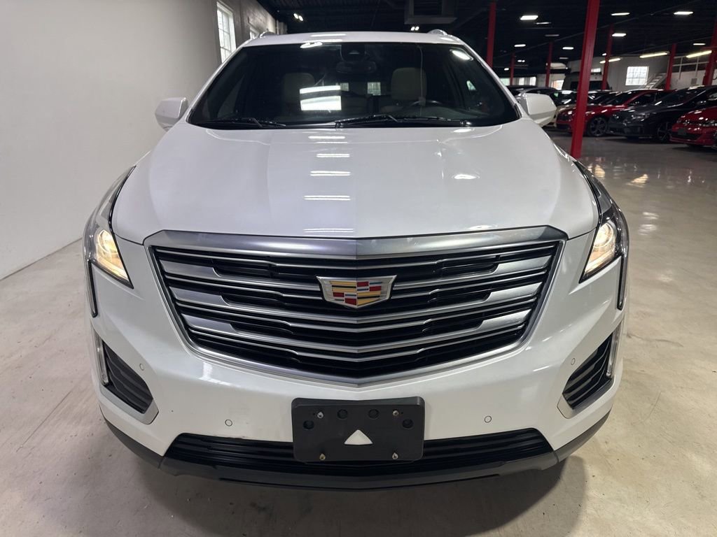 Used 2017 Cadillac XT5 Luxury w/ Driver Awareness Package FWD image 9