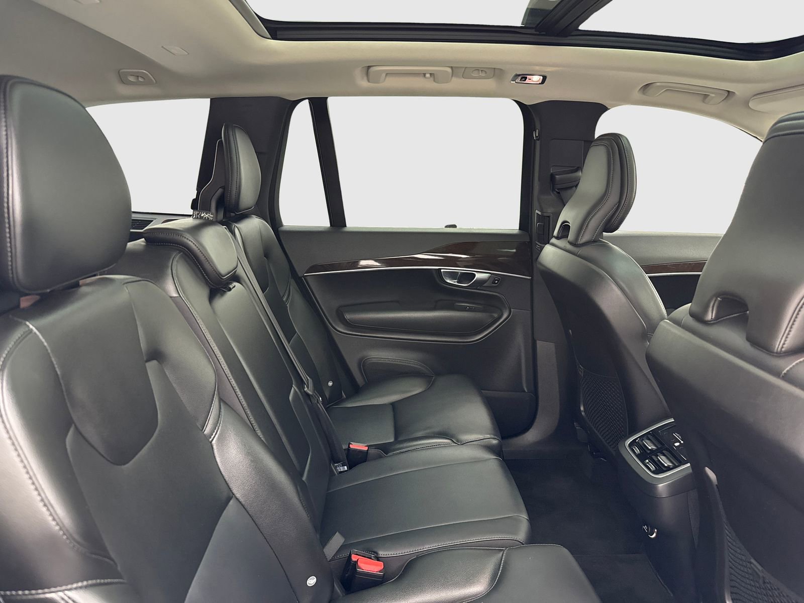 Used 2019 Volvo XC90 T5 Momentum w/ Protection Package Premier FWD image 47