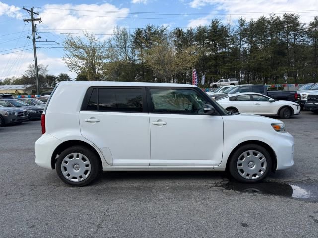 Used 2015 Scion xB image 6