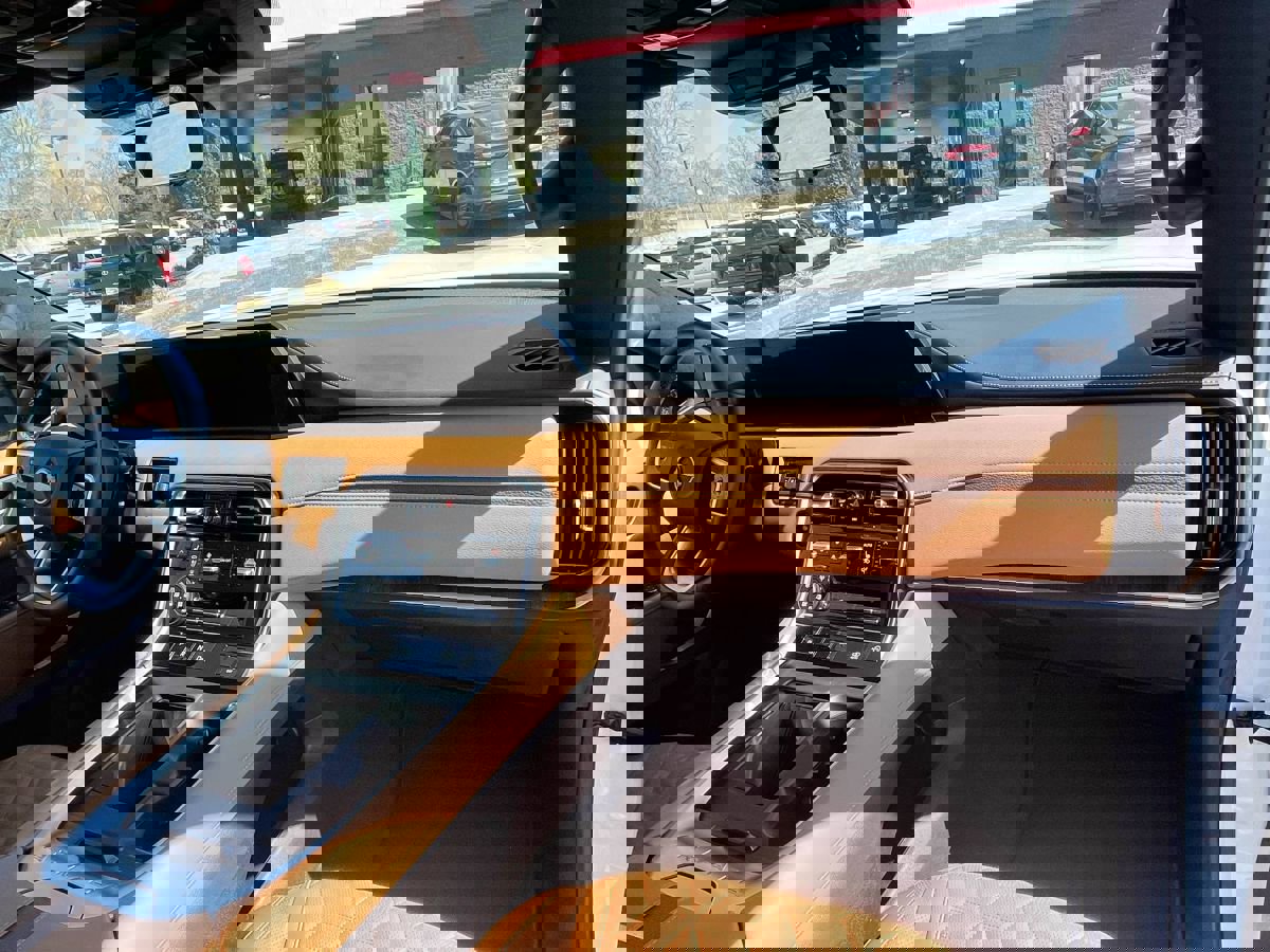 Used 2025 Nissan Armada Platinum Reserve image 9