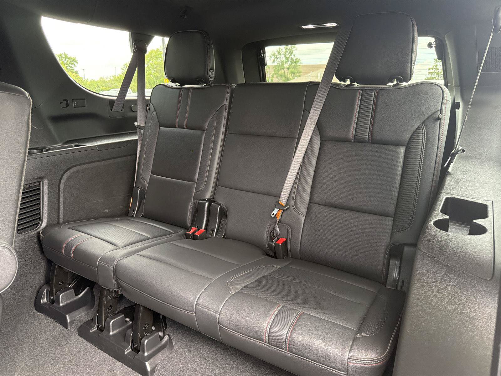 Used 2022 Chevrolet Suburban RST w/ Luxury Package AWD/4WD image 43
