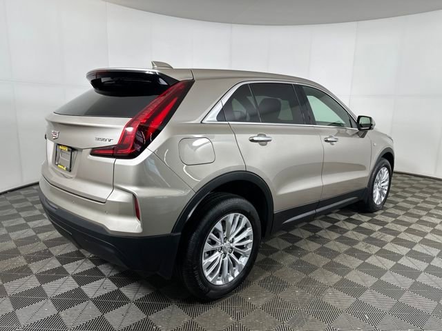 Used 2024 Cadillac XT4 Luxury image 3