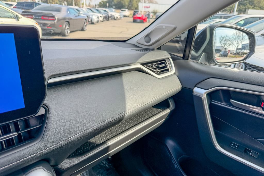 Used 2023 Toyota RAV4 XLE Premium image 23