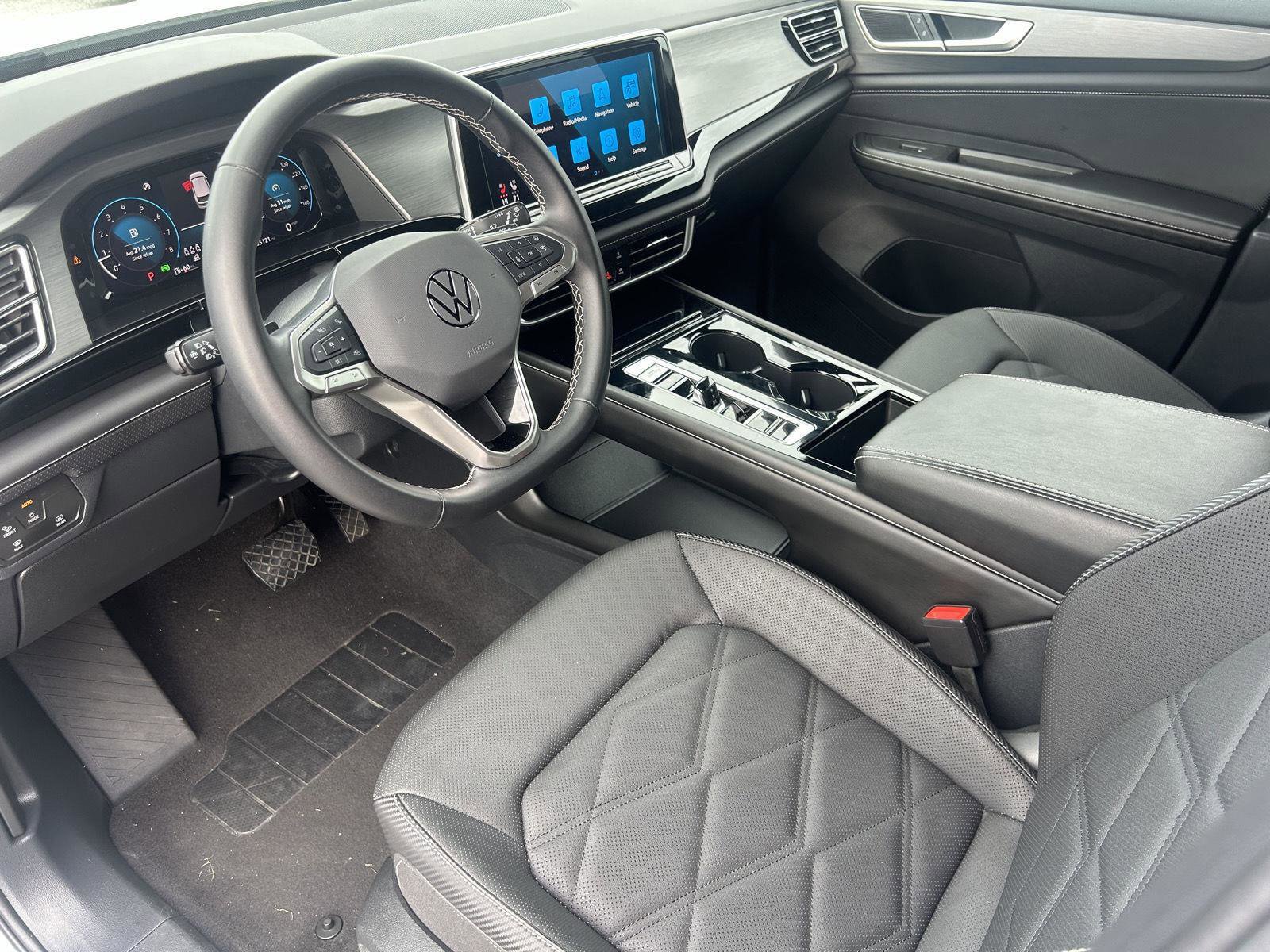 Used 2024 Volkswagen Atlas Cross Sport SE image 15