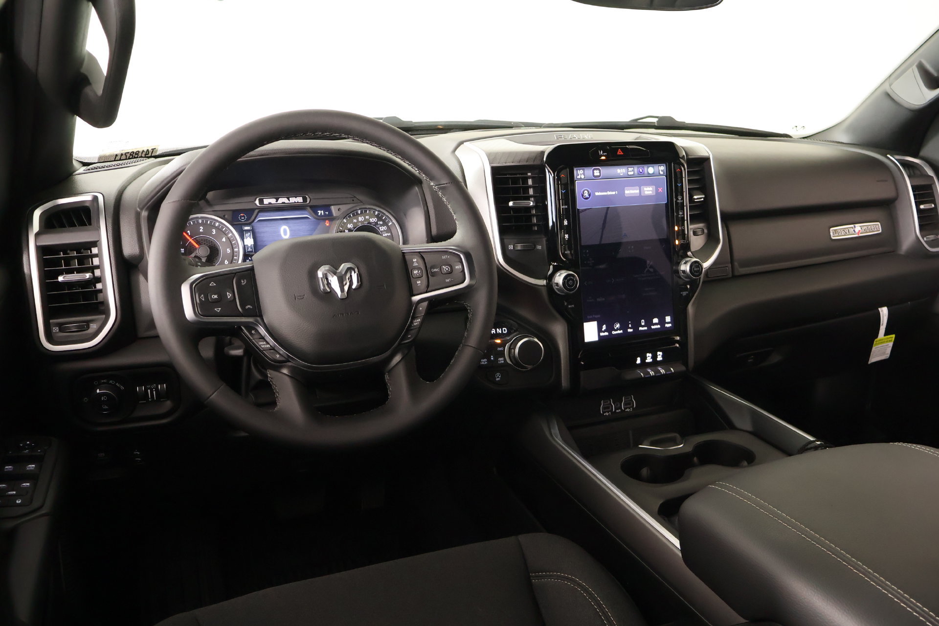 New 2026 RAM 1500 4x4 Crew Cab image 2