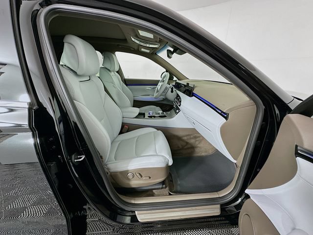 Certified 2026 Genesis GV70 2.5T Advanced AWD/4WD image 30