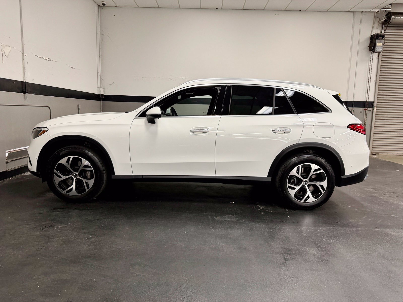 Used 2026 Mercedes-Benz GLC 350e 4MATIC image 9