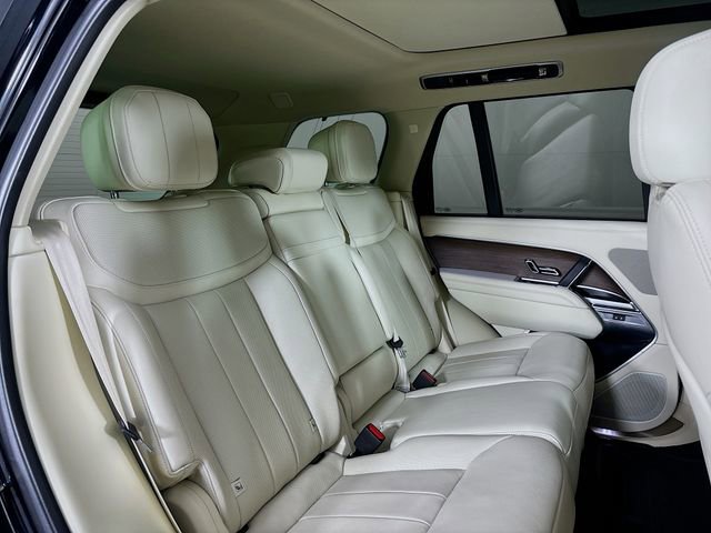 Used 2023 Land Rover Range Rover SE image 28