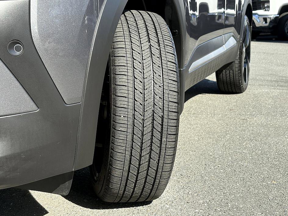 Used 2025 Nissan Kicks SR w/ Illumination Package image 27