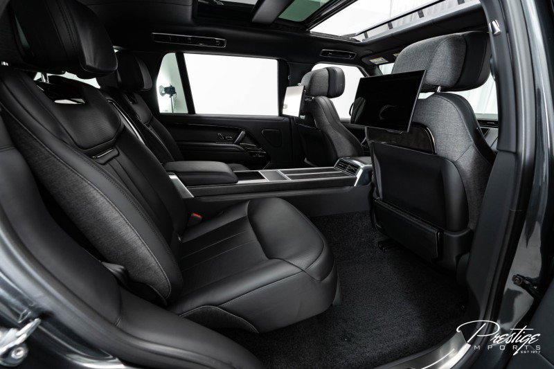 Used 2024 Land Rover Range Rover SV image 57