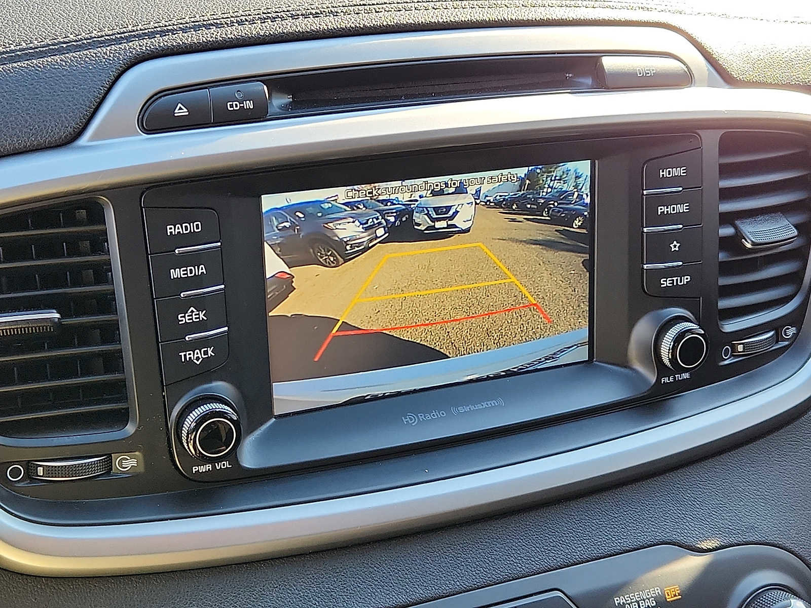 Used 2019 Kia Sorento LX w/ LX Convenience Package image 17