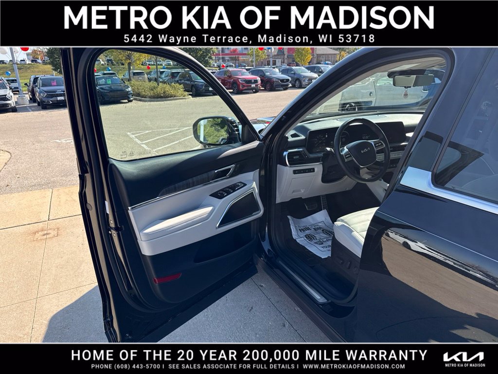 Used 2024 Kia Telluride SX Prestige w/ Towing Package AWD/4WD image 10