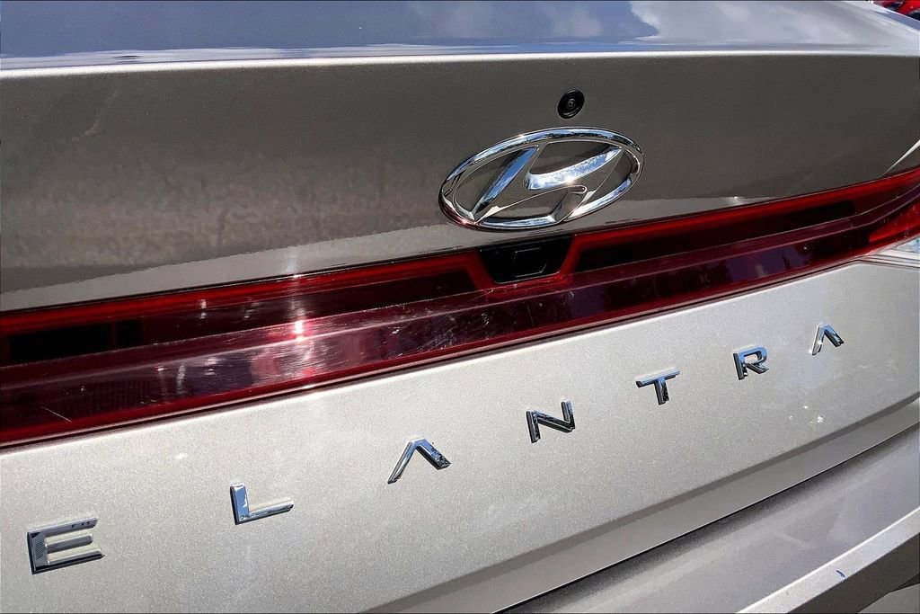 Used 2023 Hyundai Elantra SEL w/ Convenience Package FWD image 27