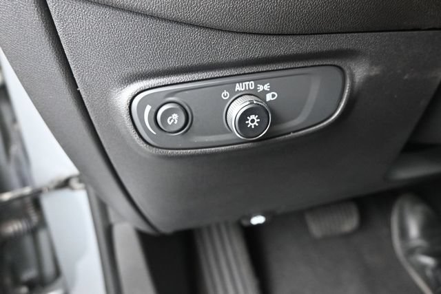 Used 2023 Chevrolet Equinox LT FWD image 22