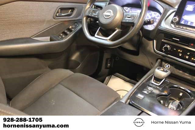 Used 2023 Nissan Rogue S image 10
