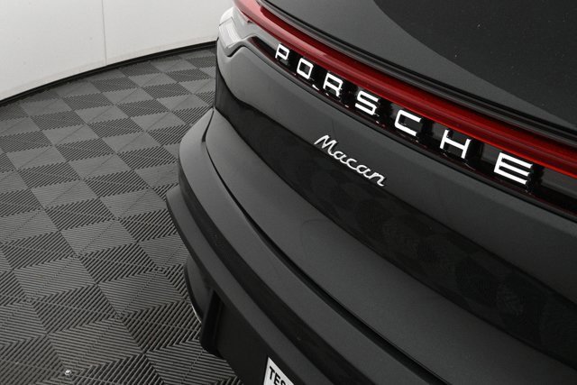 New 2026 Porsche Macan image 38