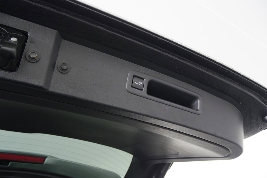 Used 2022 Toyota Highlander XLE image 21