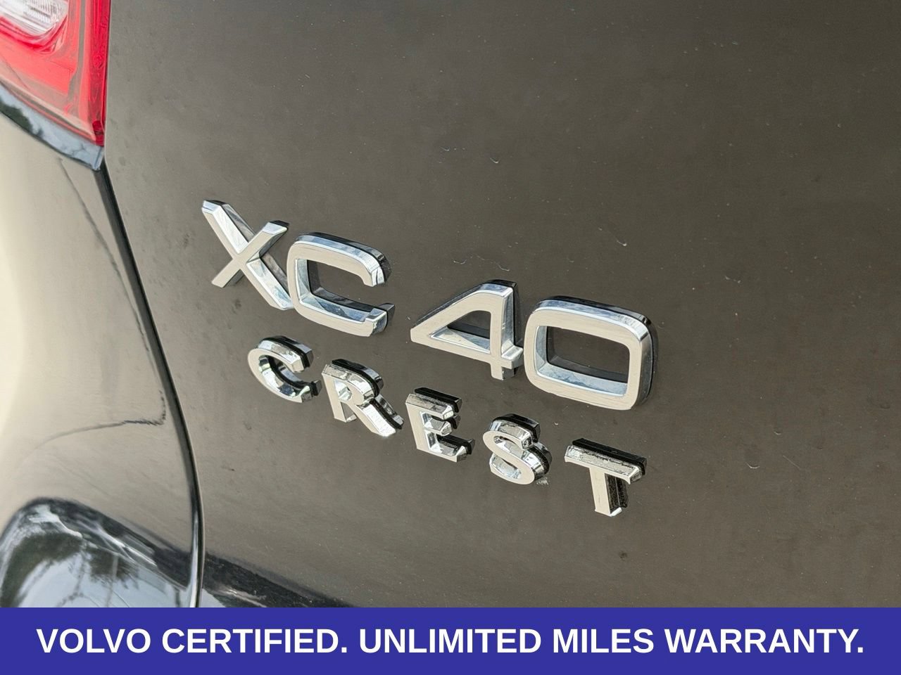 Certified 2026 Volvo XC40 B5 Plus AWD/4WD image 10