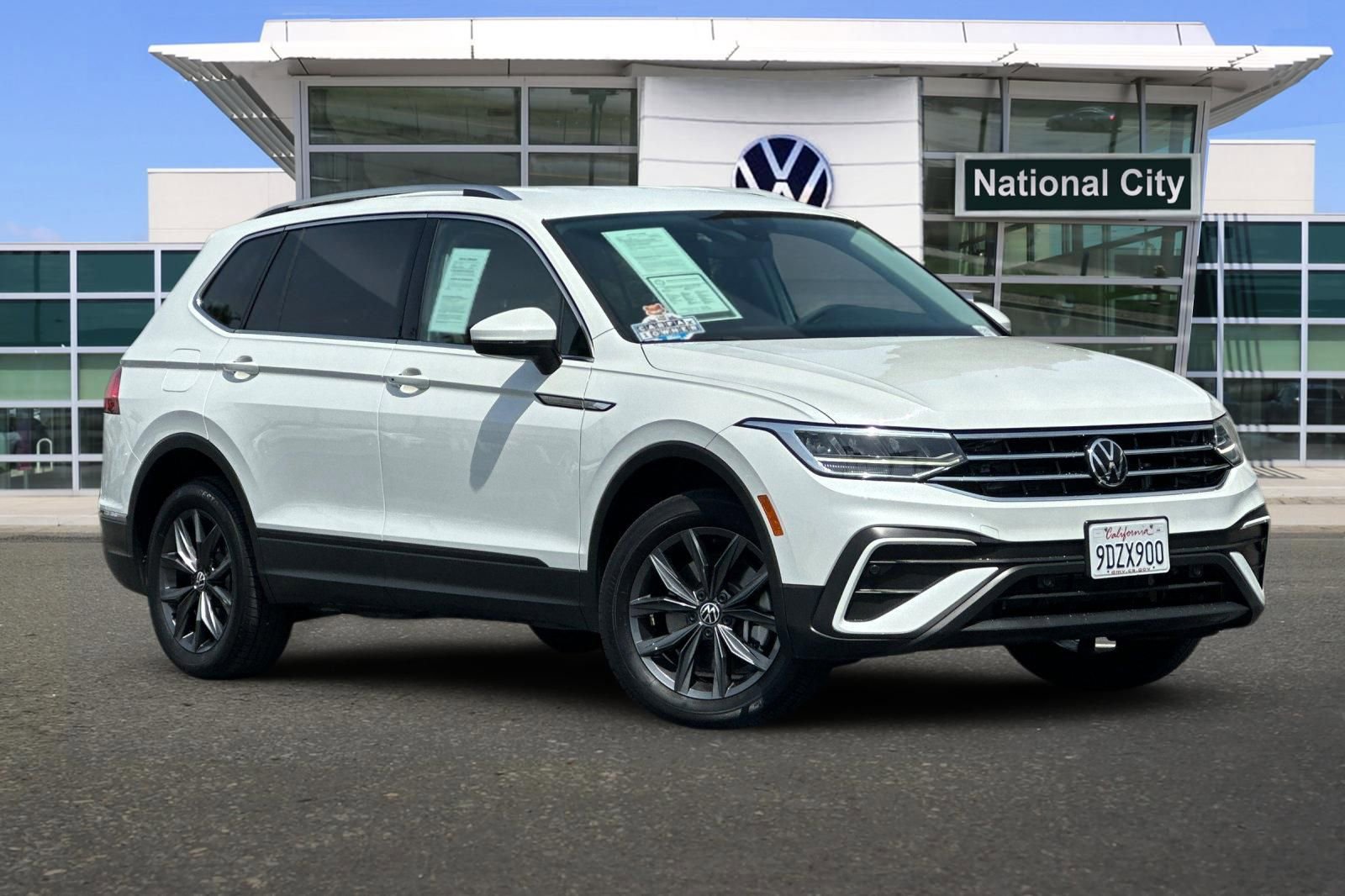 Certified 2023 Volkswagen Tiguan SE image 2