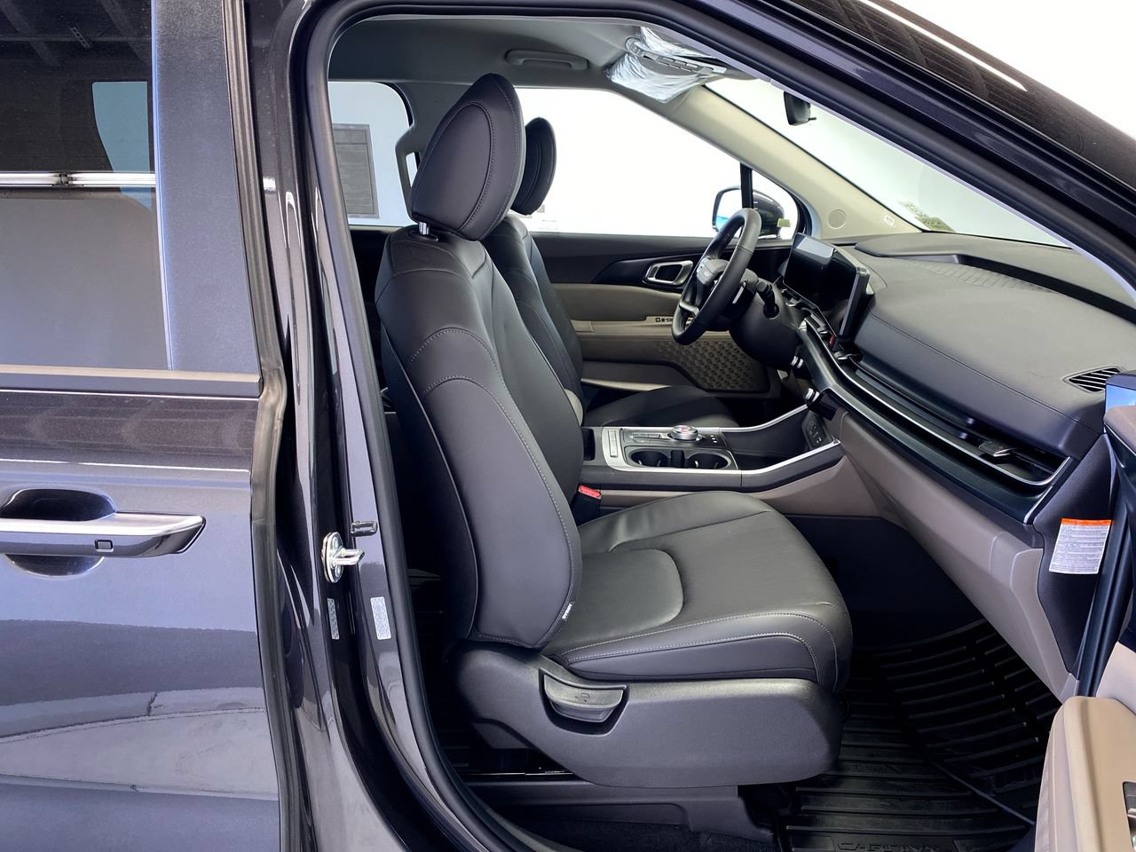 New 2027 Kia Carnival LXS FWD image 29