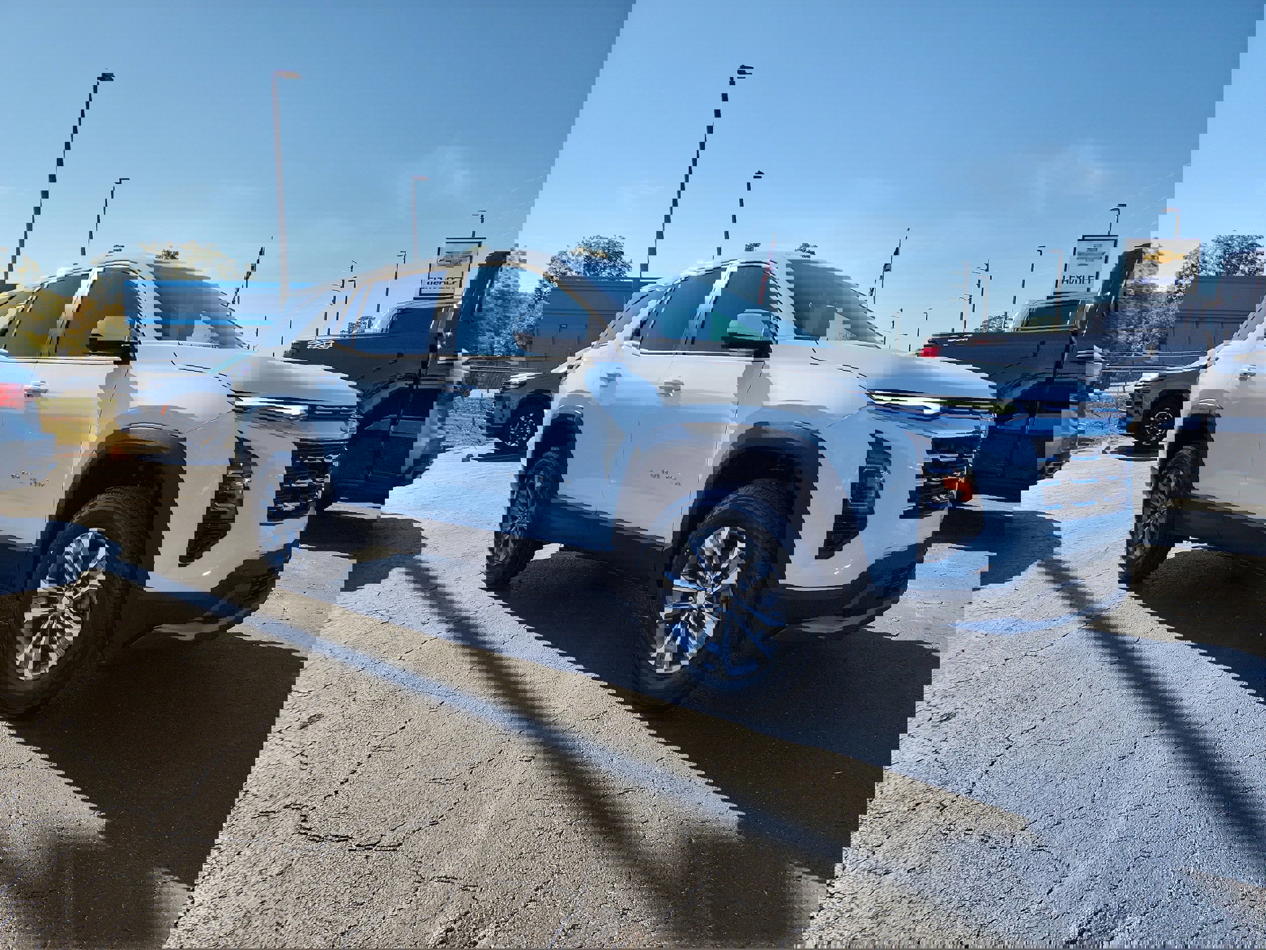 New 2026 Chevrolet Equinox LT image 2