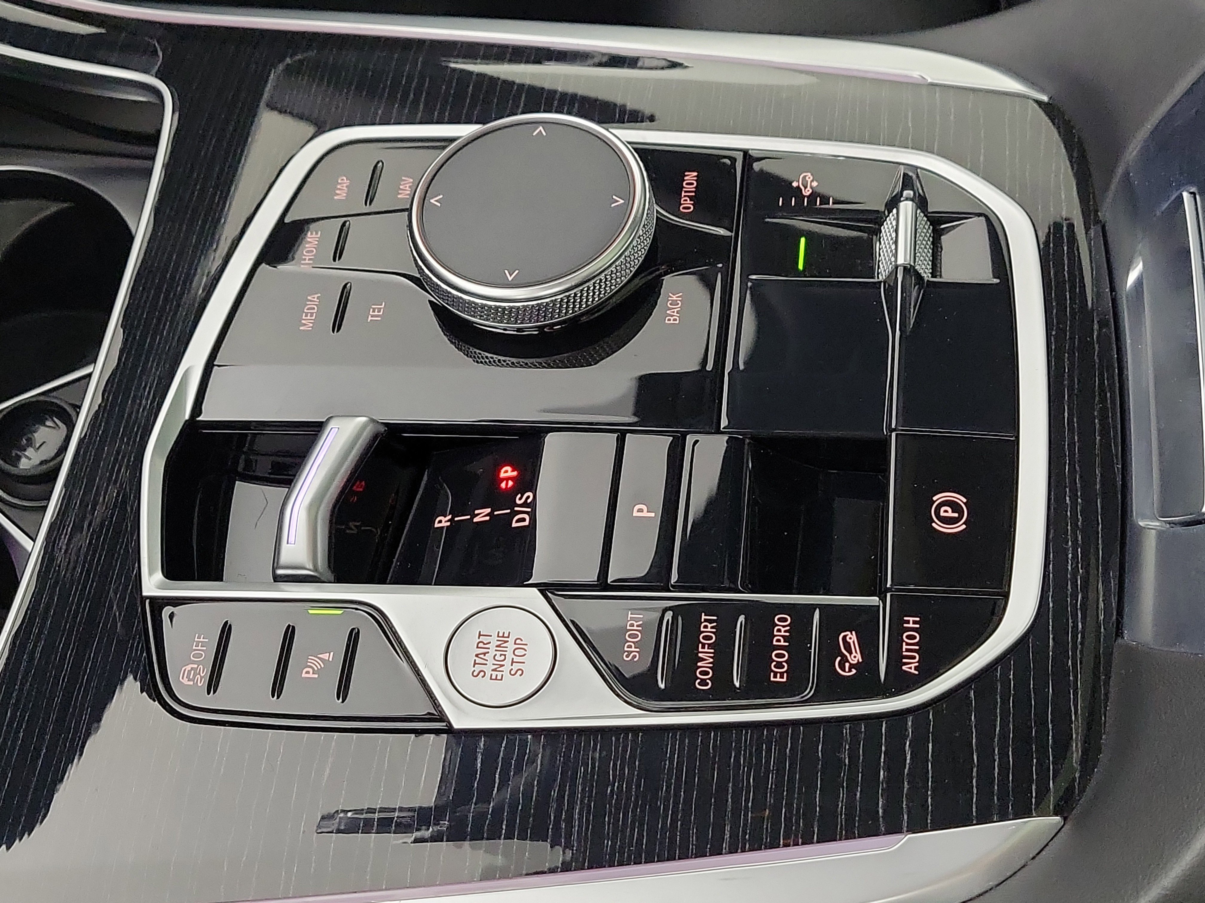 Certified 2024 BMW X7 xDrive40i w/ M Sport Package image 22